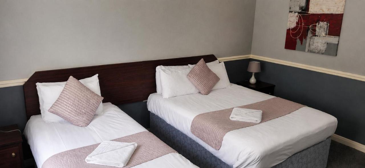 Double or Twin Room with Private Bathroom