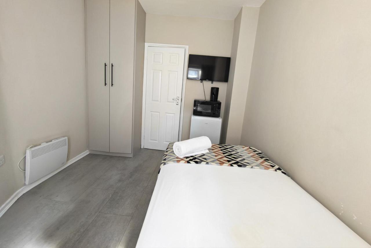 Standard Single Room with Shower