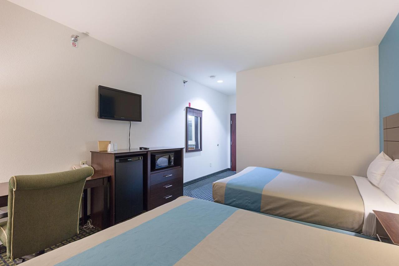 Budget Inn & Suites — photo 21