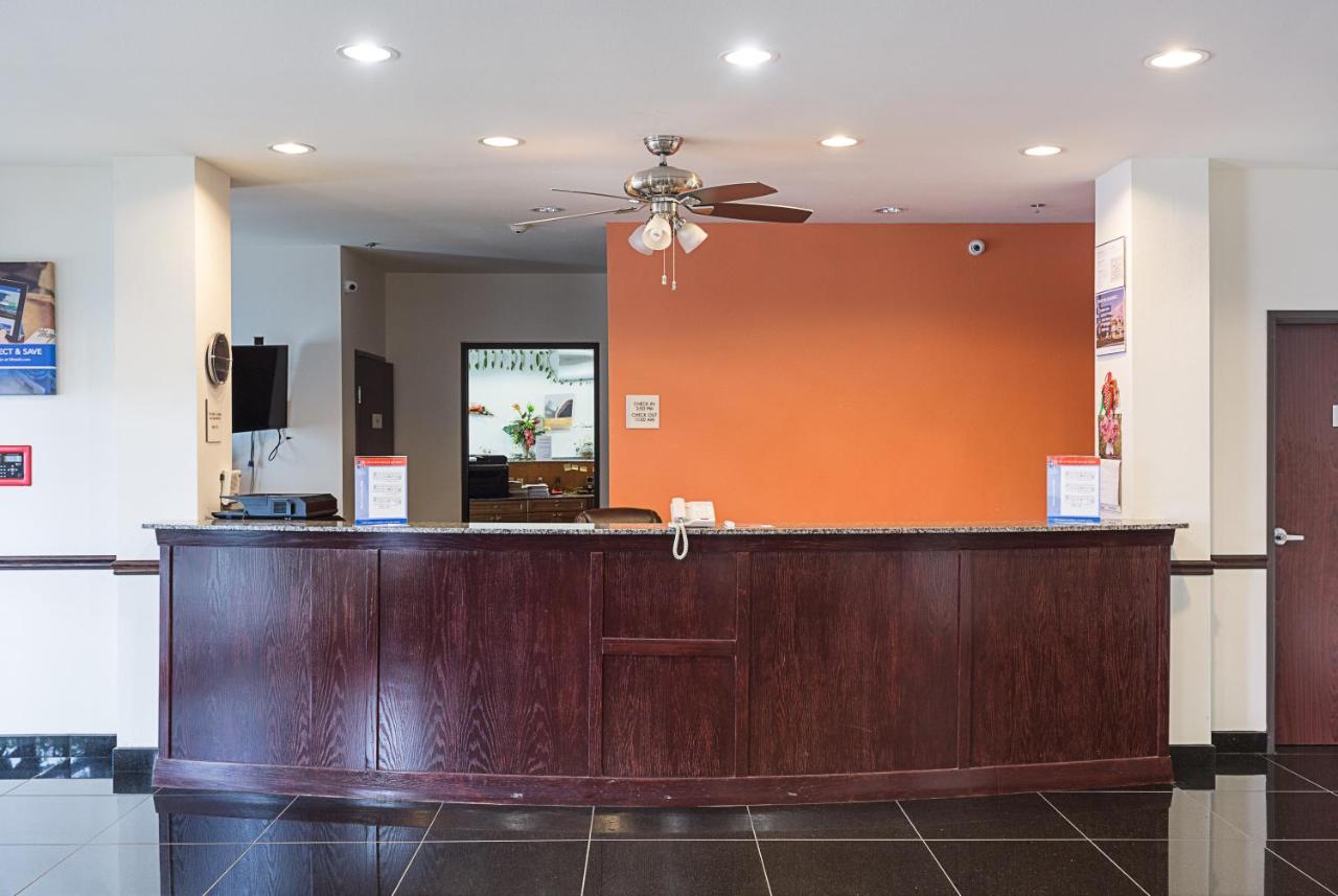 Budget Inn & Suites — photo 6