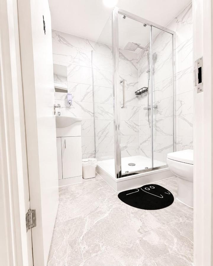 Single Room with Shared Bathroom