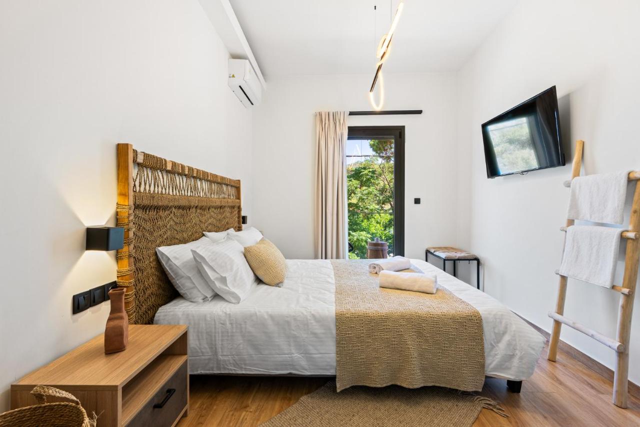Porto Vathi Suites