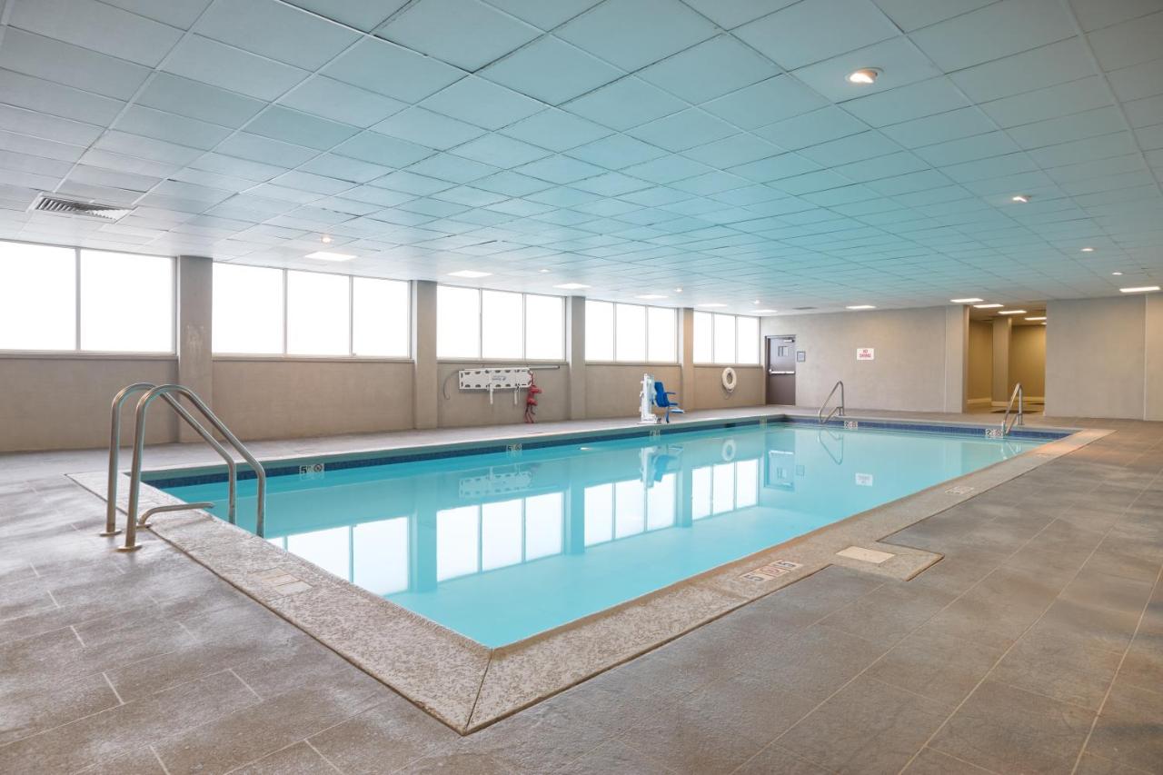 Cottonwood Airport & Expo Hotel Louisville — photo 11
