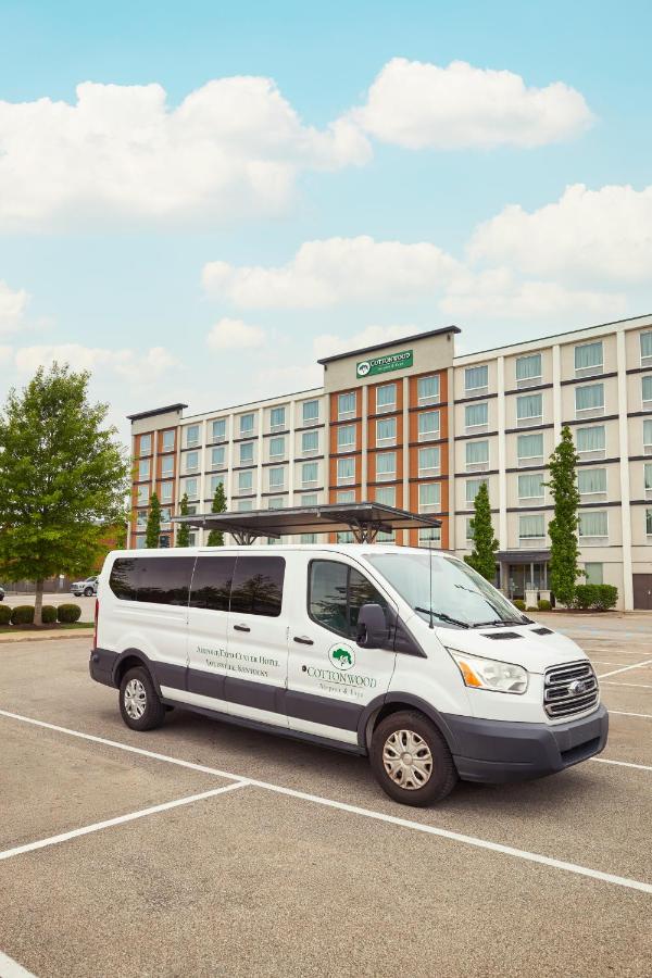 Cottonwood Airport & Expo Hotel Louisville — photo 19