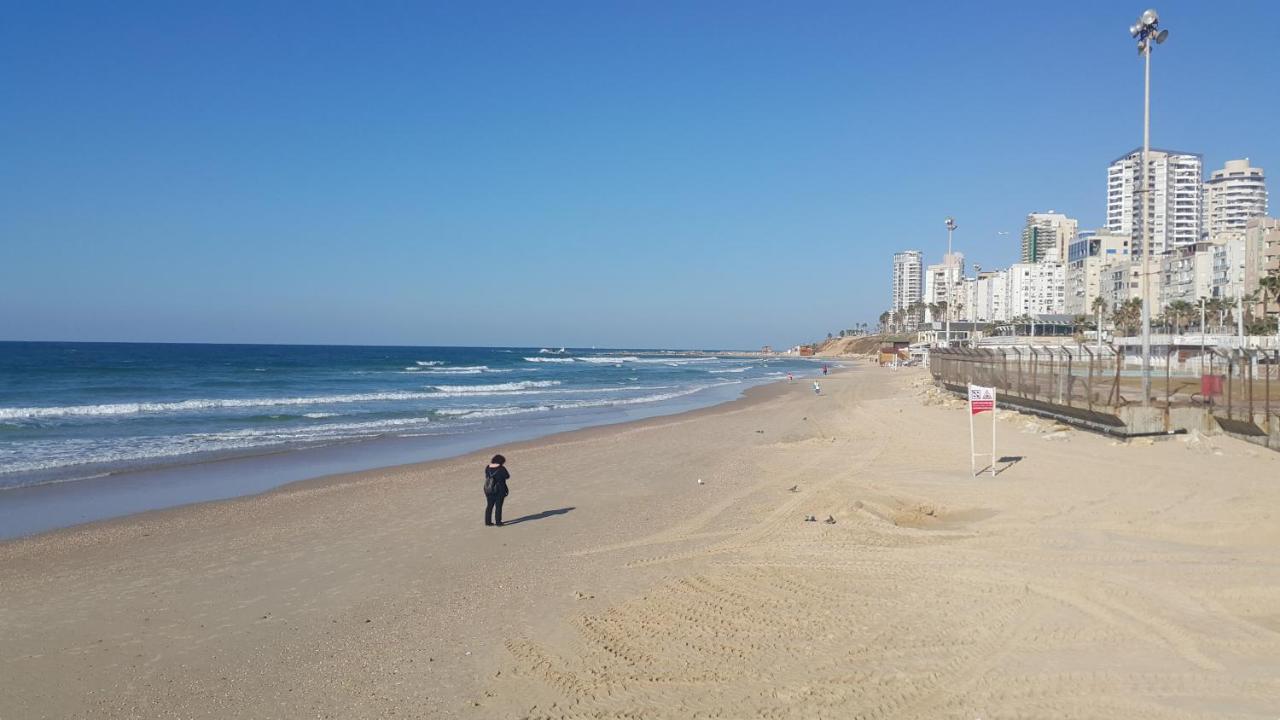 Beach: Short Term Apartment Tel Aviv Bat Yam 411