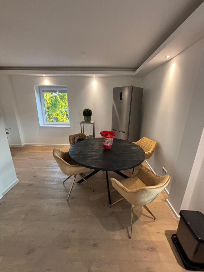 EM Signature Apartment Nürnberg 2 Schlafzimmer Balkon Parkplatz 4 Gäste