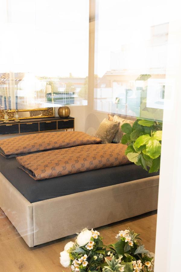 EM Signature Apartment Nürnberg 2 Schlafzimmer Balkon Parkplatz 4 Gäste