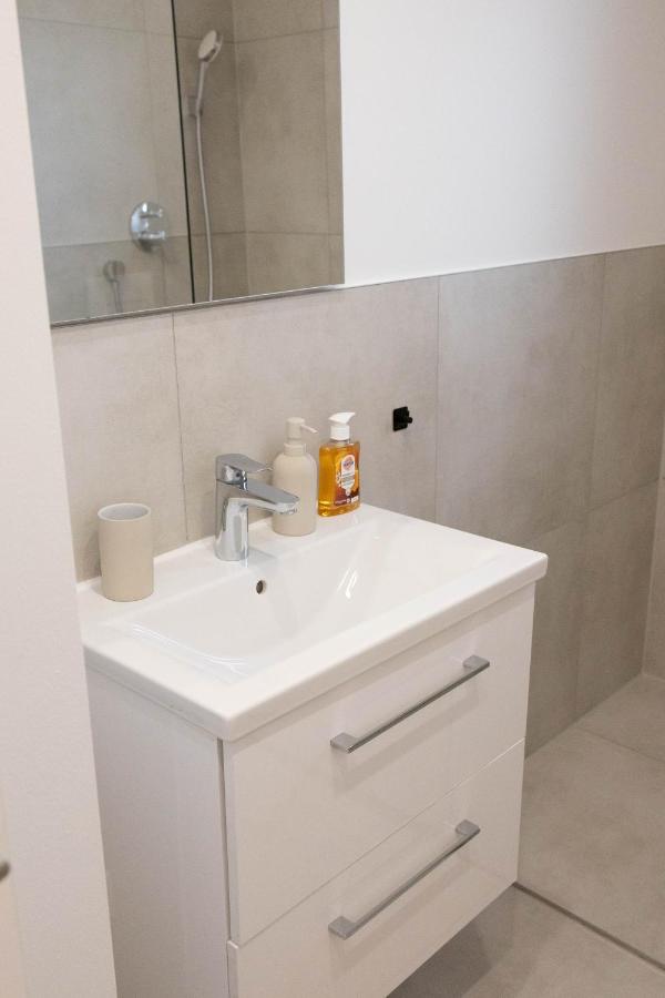 EM Signature Apartment Nürnberg 2 Schlafzimmer Balkon Parkplatz 4 Gäste