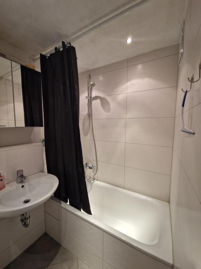 Cozy Room in a Shared Flat just for LADIES