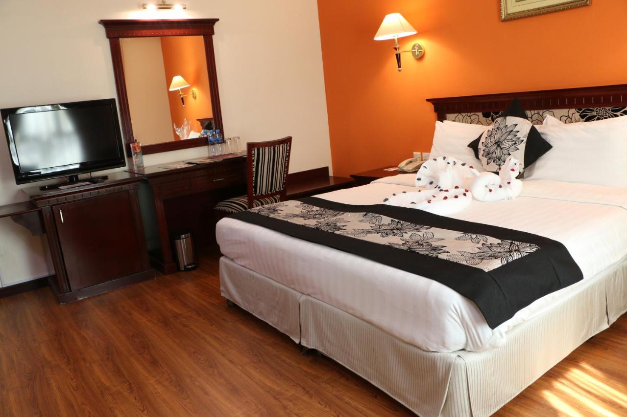 Pars International Hotel photo