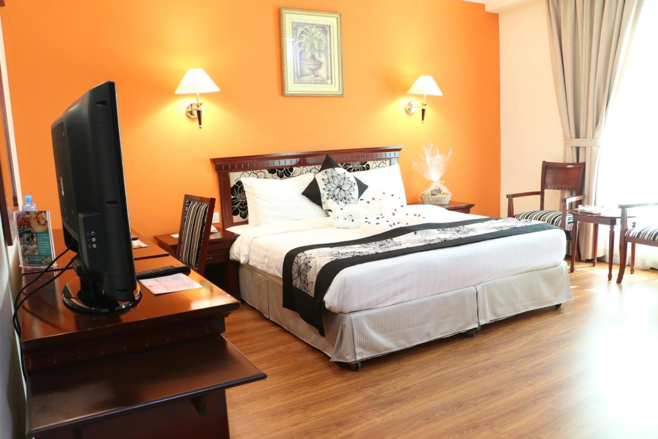 Pars International Hotel photo