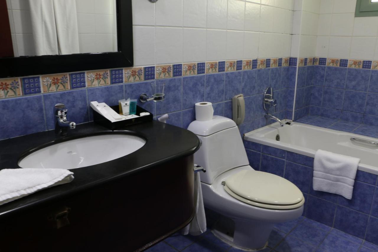 Pars International Hotel photo