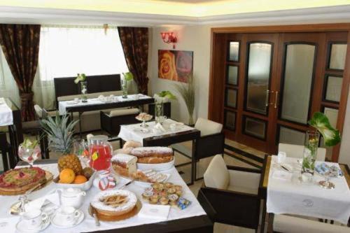 Palazzo Rosenthal Vesuview Hotel & Resort - 4