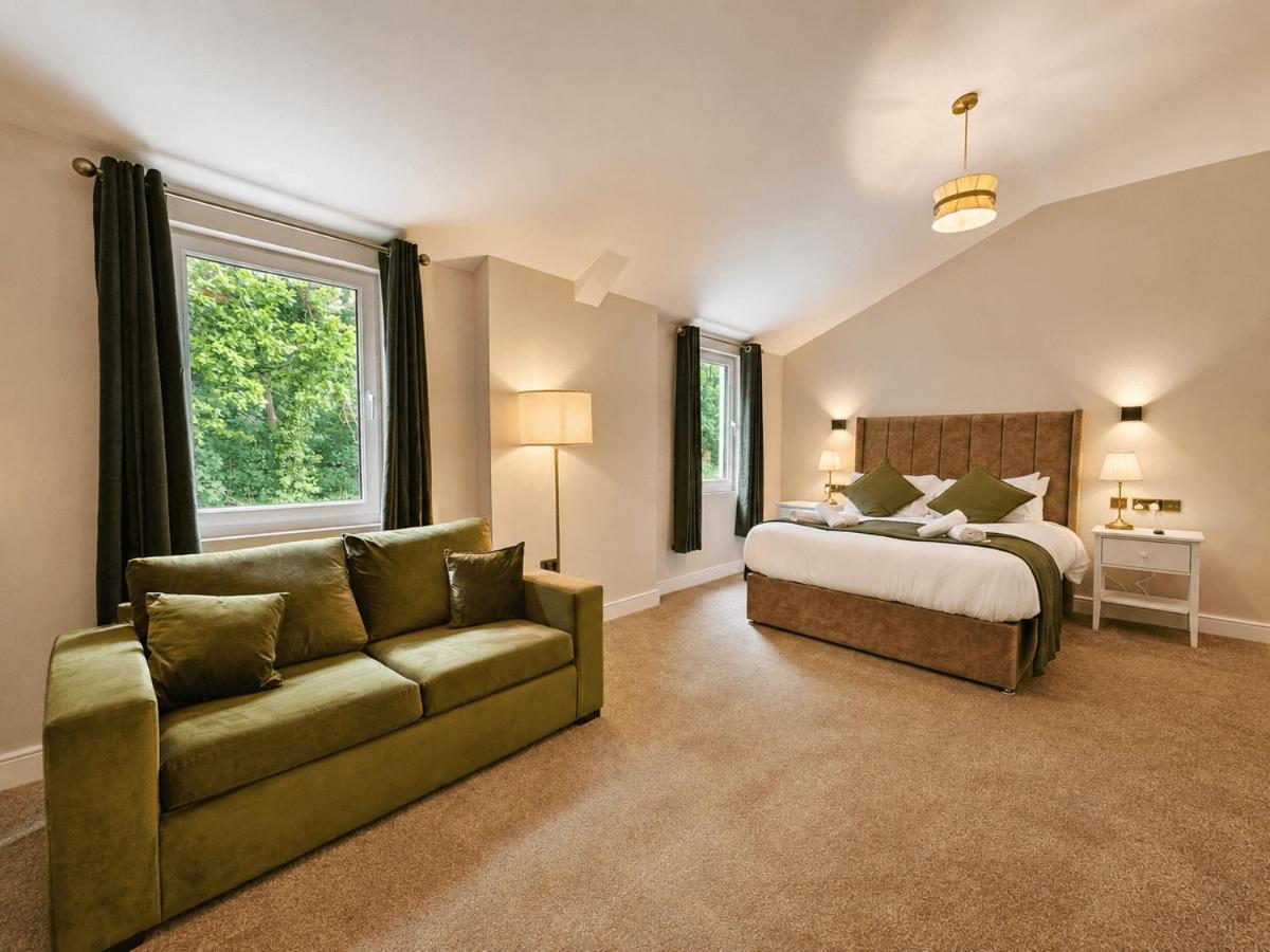 Deluxe Family Room