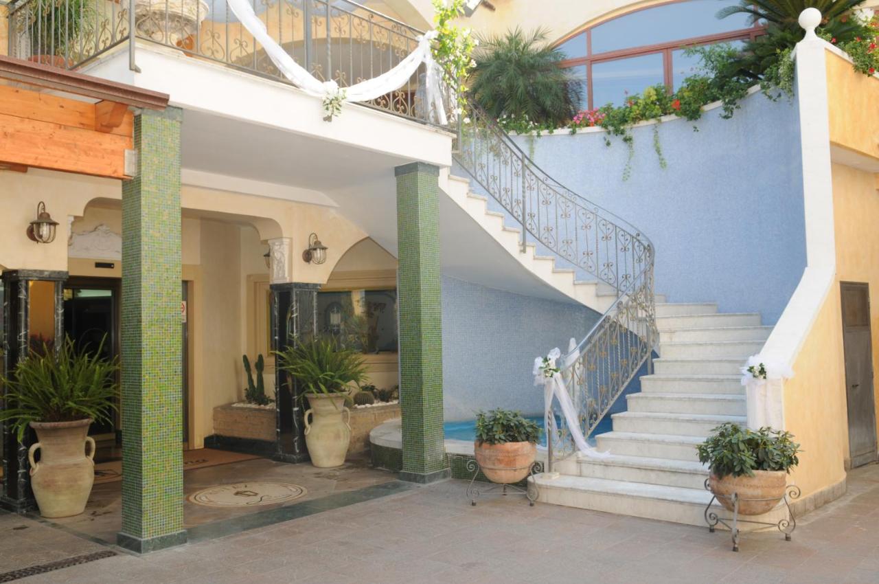 Hotel Ristorante La Lanterna photo