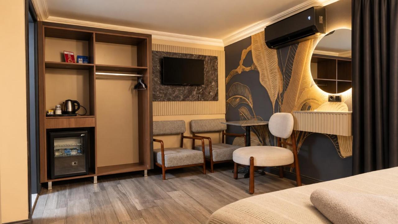 Queen Room