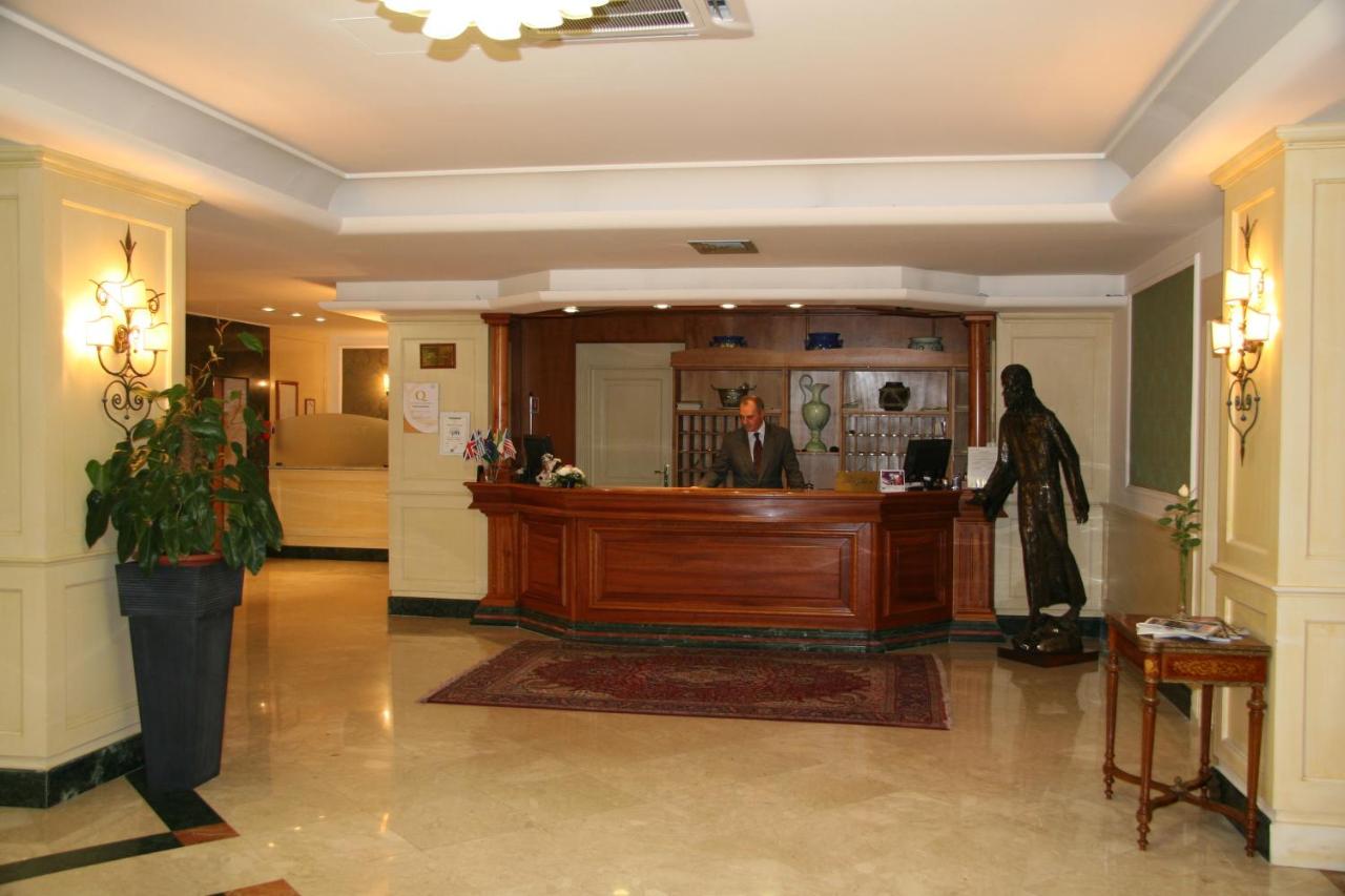 Hotel Ristorante La Lanterna photo