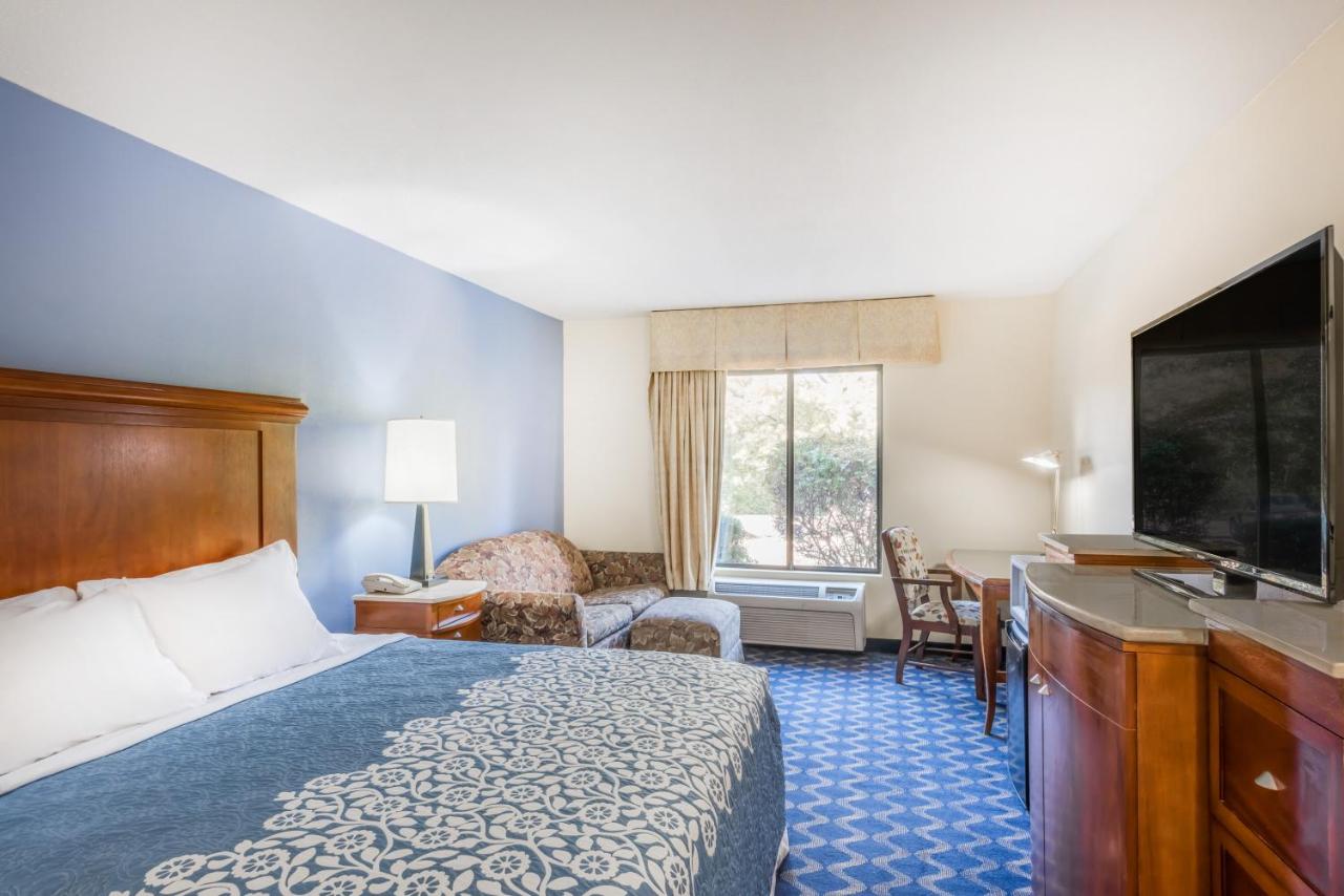 Hilltop Inn — photo 12
