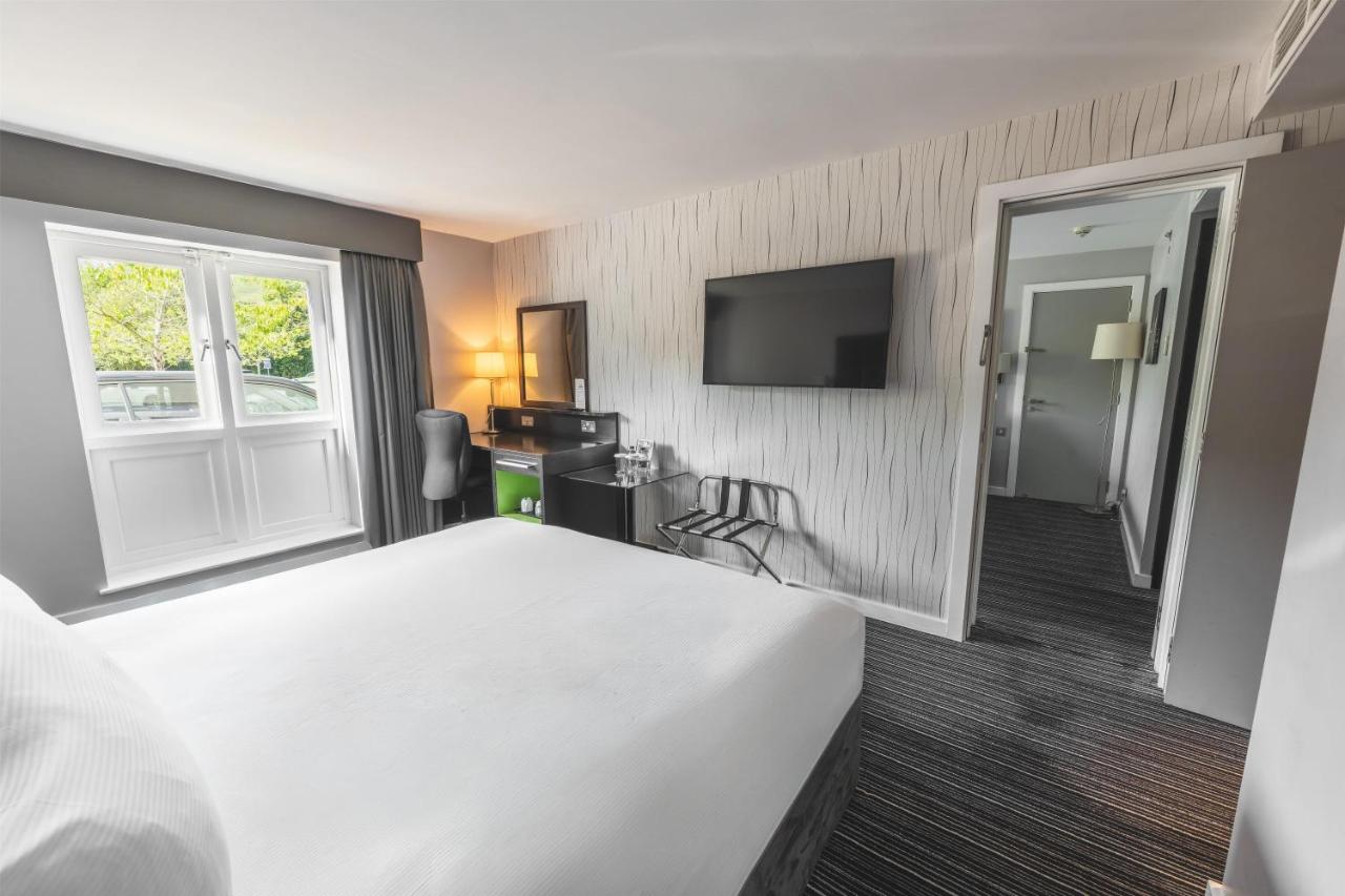 Family Connecting Rooms