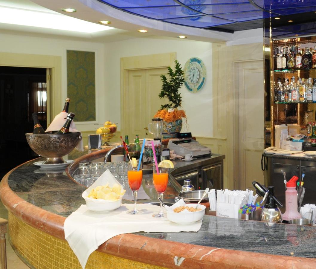 Hotel Ristorante La Lanterna photo