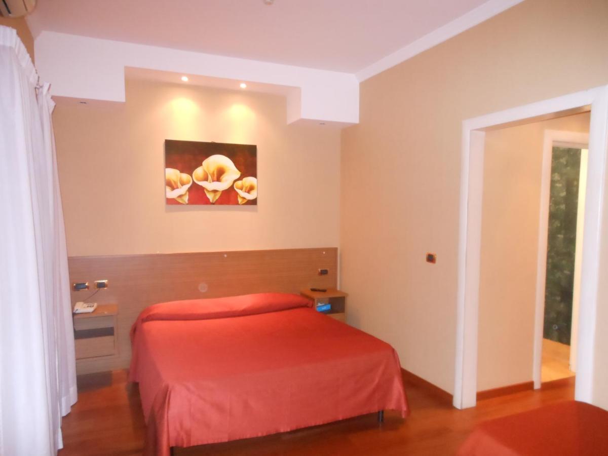 Hotel Ristorante La Lanterna photo