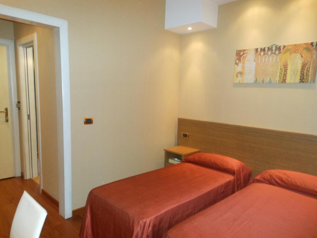 Hotel Ristorante La Lanterna photo