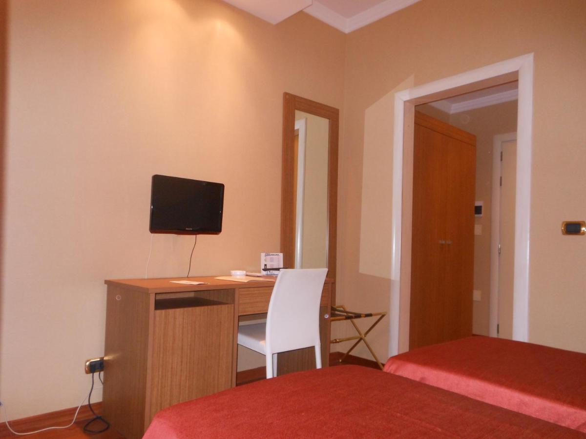 Hotel Ristorante La Lanterna photo