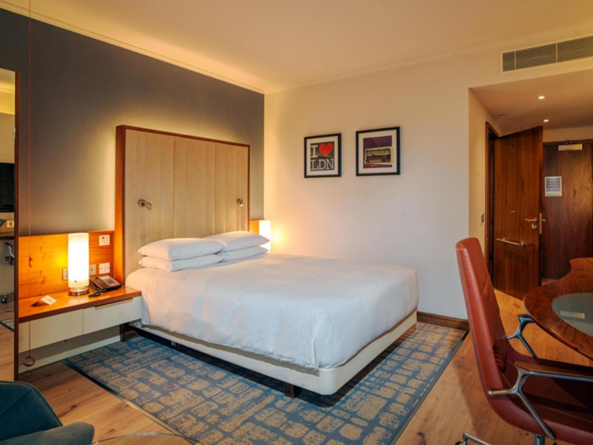 Queen Room - Accessible