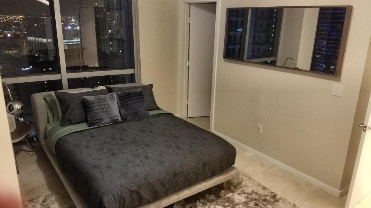 Фото Brickell Deluxe Apartment with Free Parking