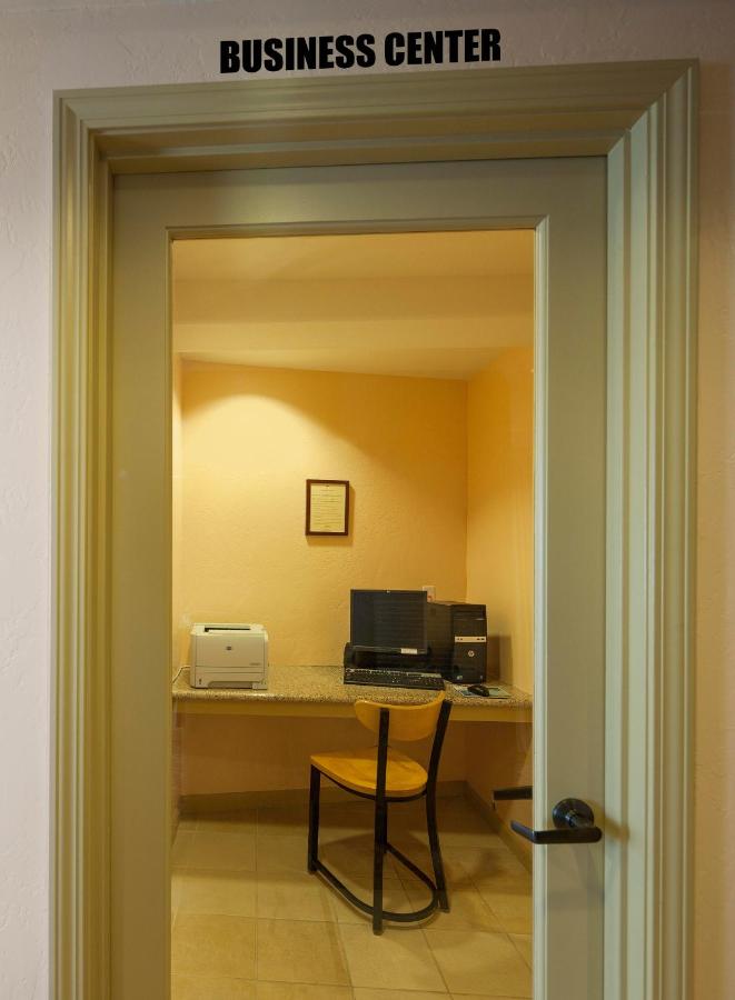 Holiday Lodge Motel — photo 13