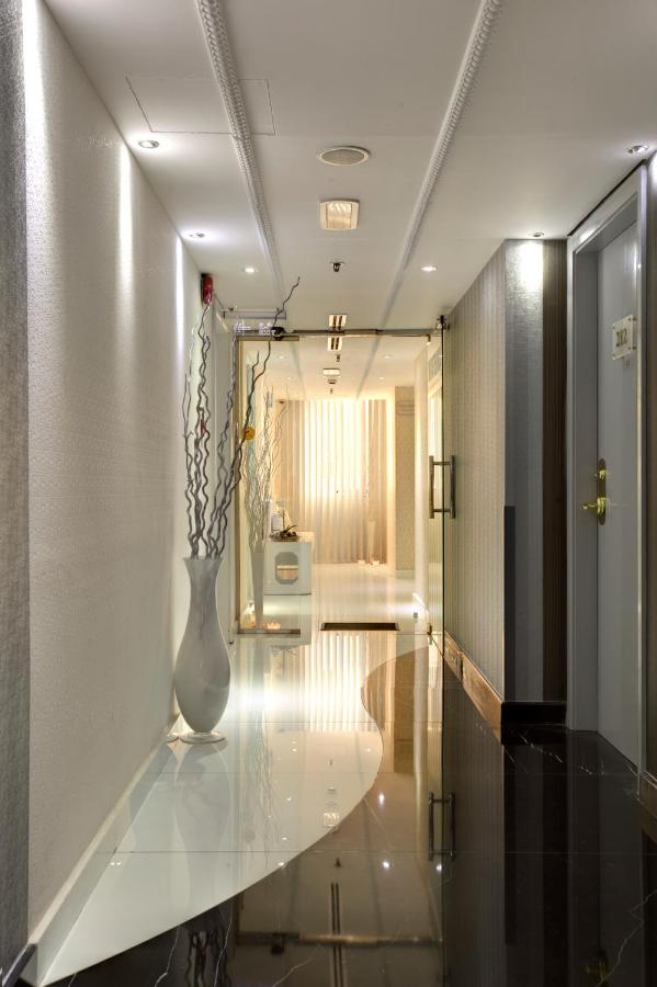 Broadway Hotel photo