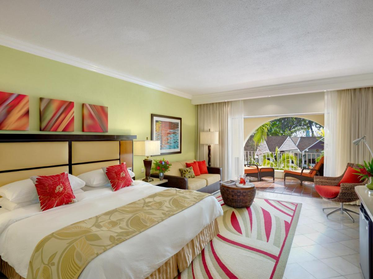 Tamarind by Elegant Hotels - All-Inclusive photo