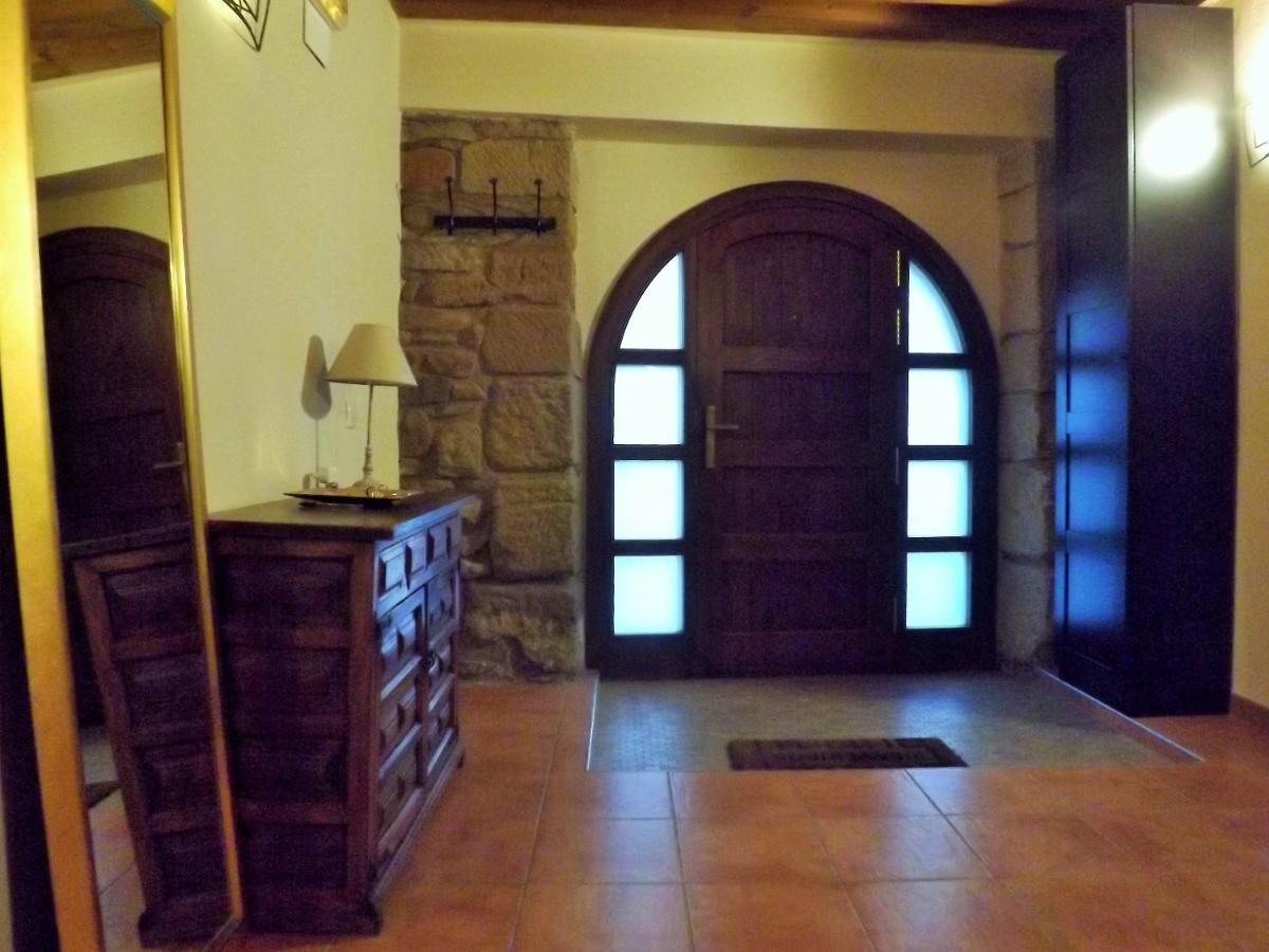 Country House Casa Salto de Roldán, Apiés, Spain - Booking ...