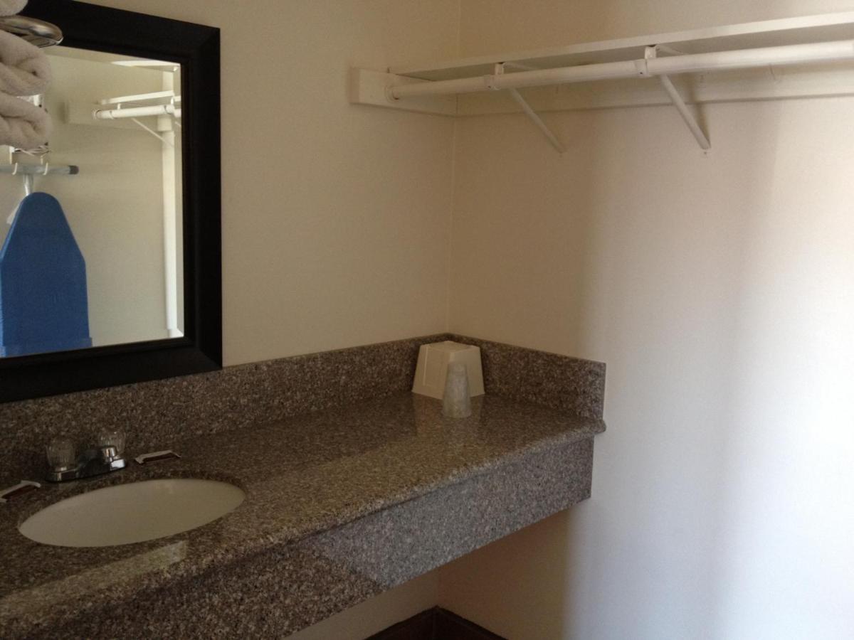 Rio Inn Motel — photo 8