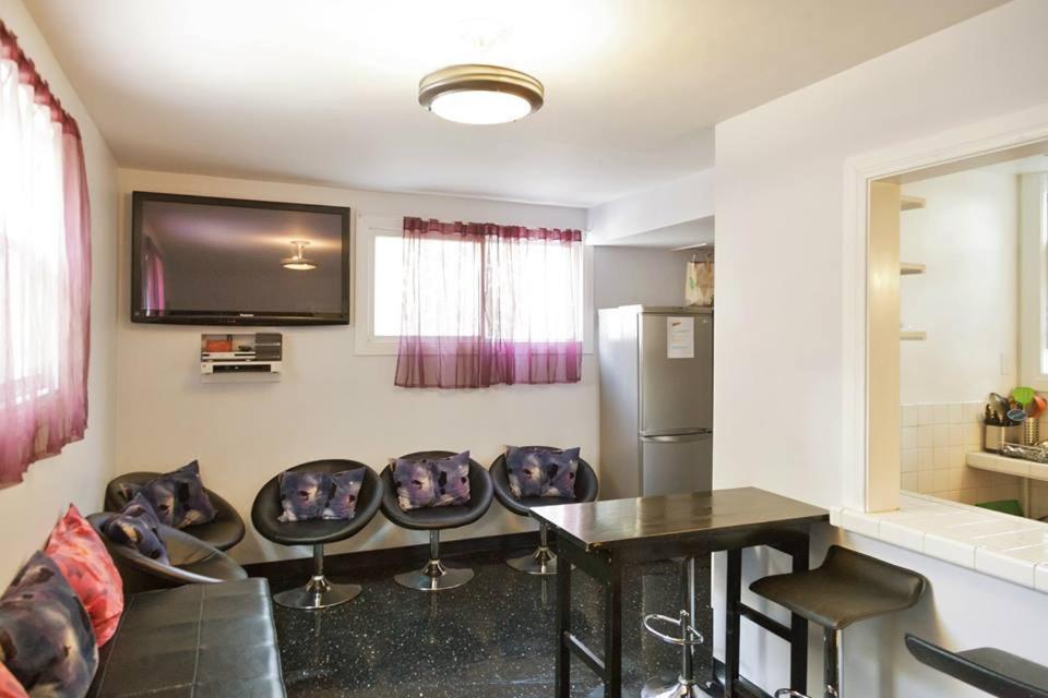 Orange Drive Hostel - 4