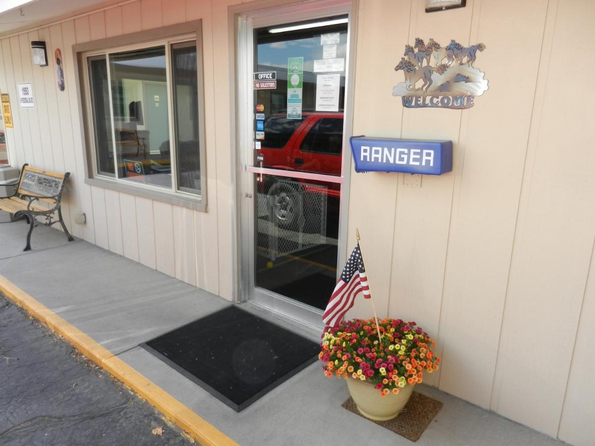 Roomers Motel — photo 9