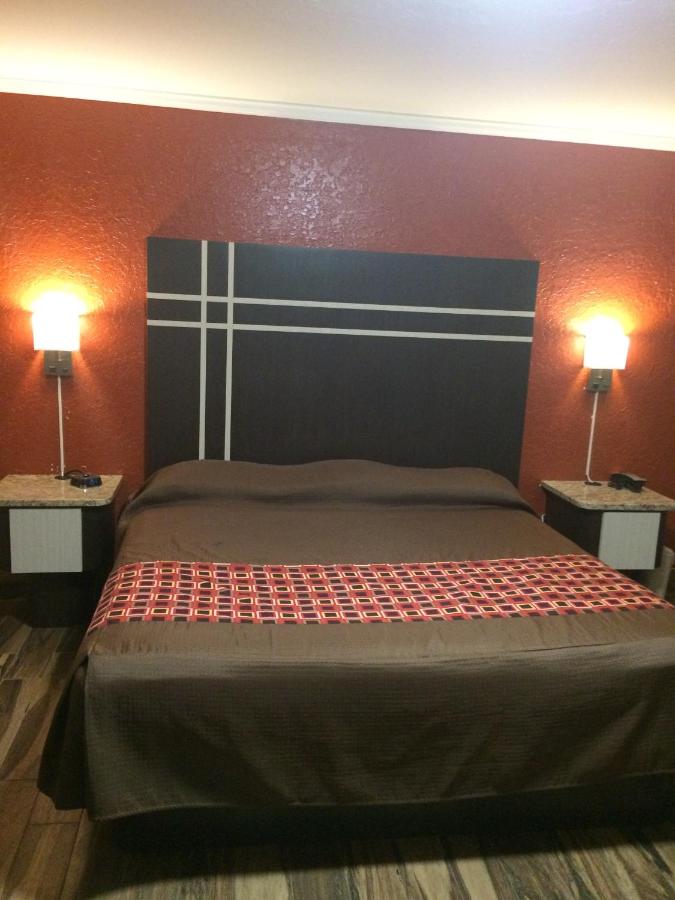 Budget Inn of Avon Park — photo 10