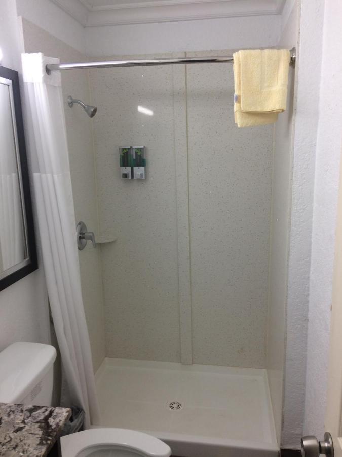 Budget Inn of Avon Park — photo 8