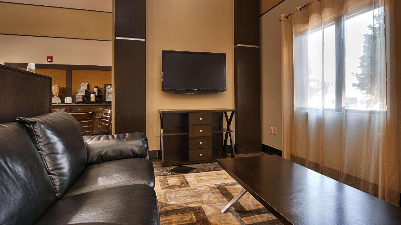 Belmont Bayou Inn & Suites — photo 24
