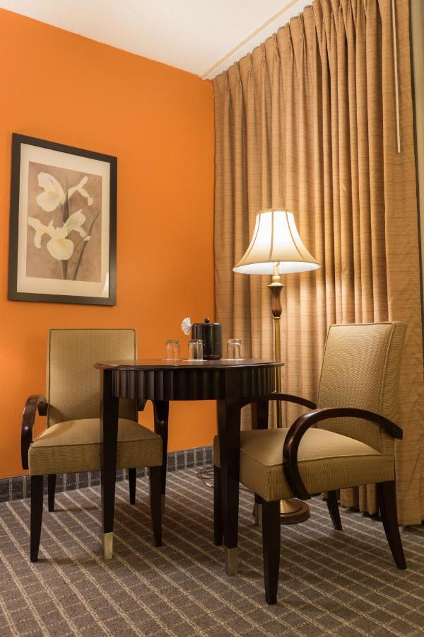 Oakland Airport Executive Hotel — photo 22