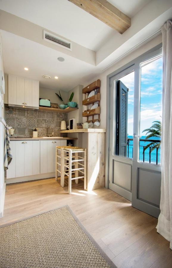 Image: The Beach House Studios & Suites