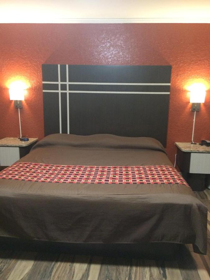 Budget Inn of Avon Park — photo 9