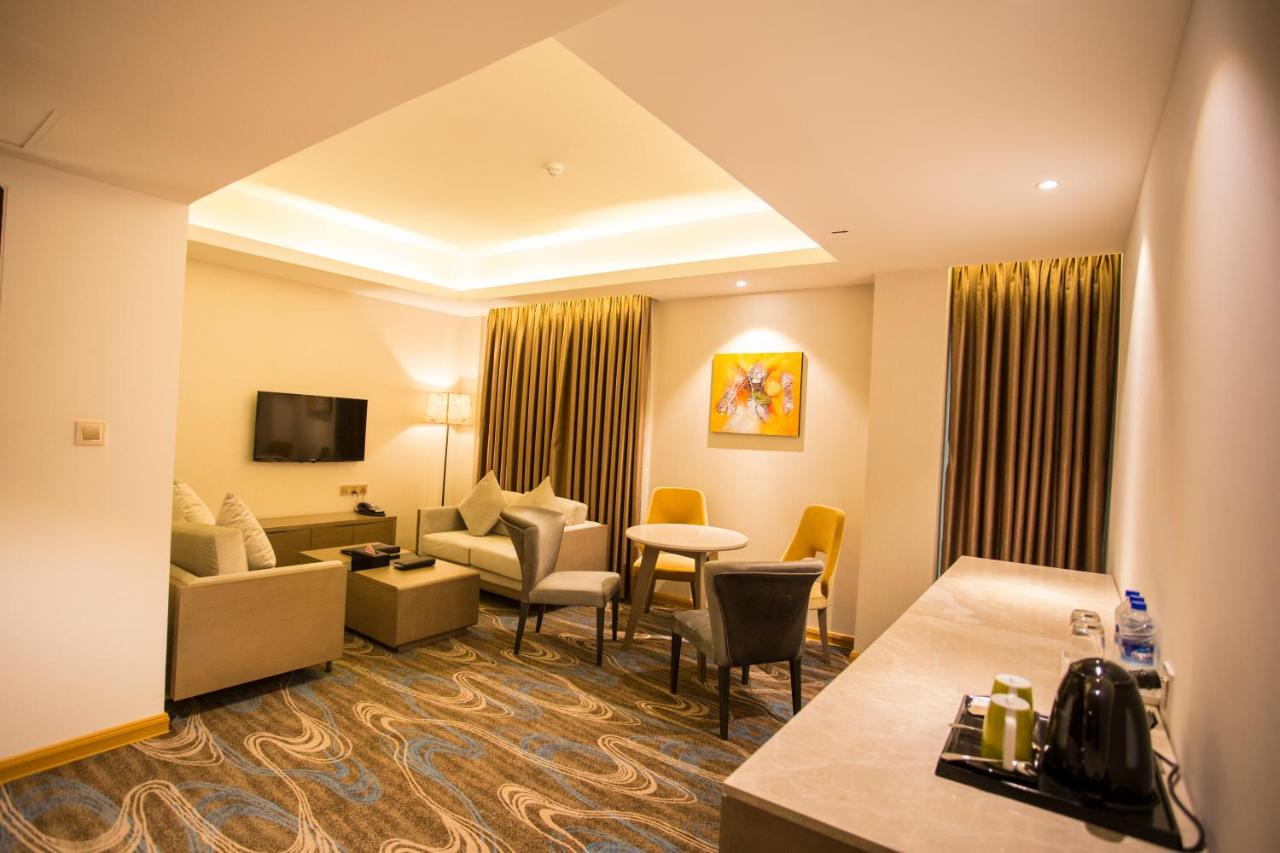 Golden Tulip The Grandmark Dhaka photo