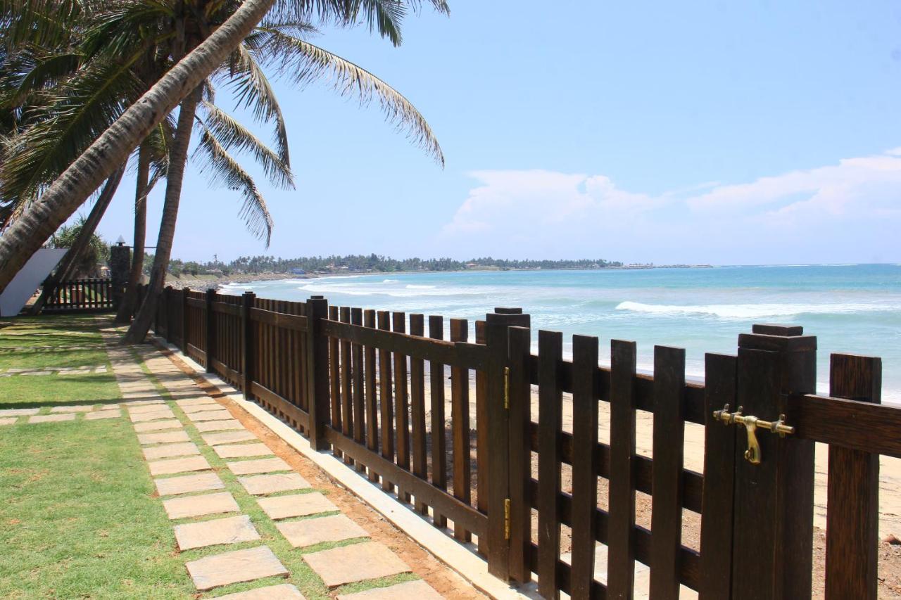 Image: Love Birds Beach Hotel