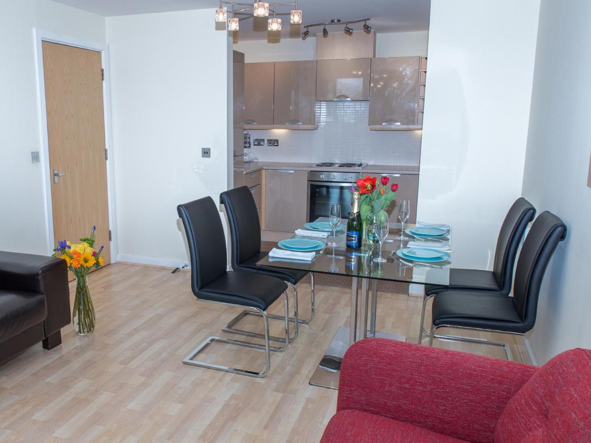 {{ hotelInfo.altText }}