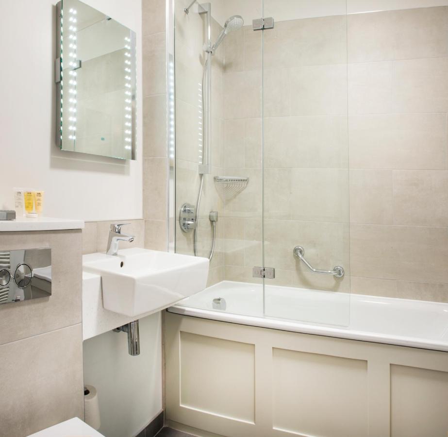 De Vere Beaumont Estate photo