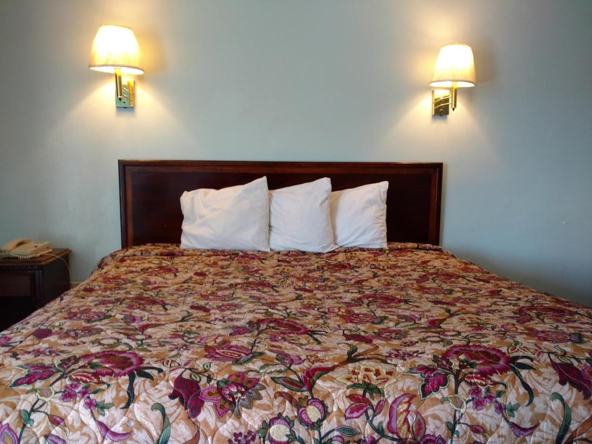 Mt Vernon Inn & Suites — photo 12