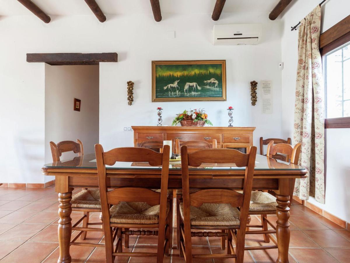 Manolin Posadas, Spain - Booking.com