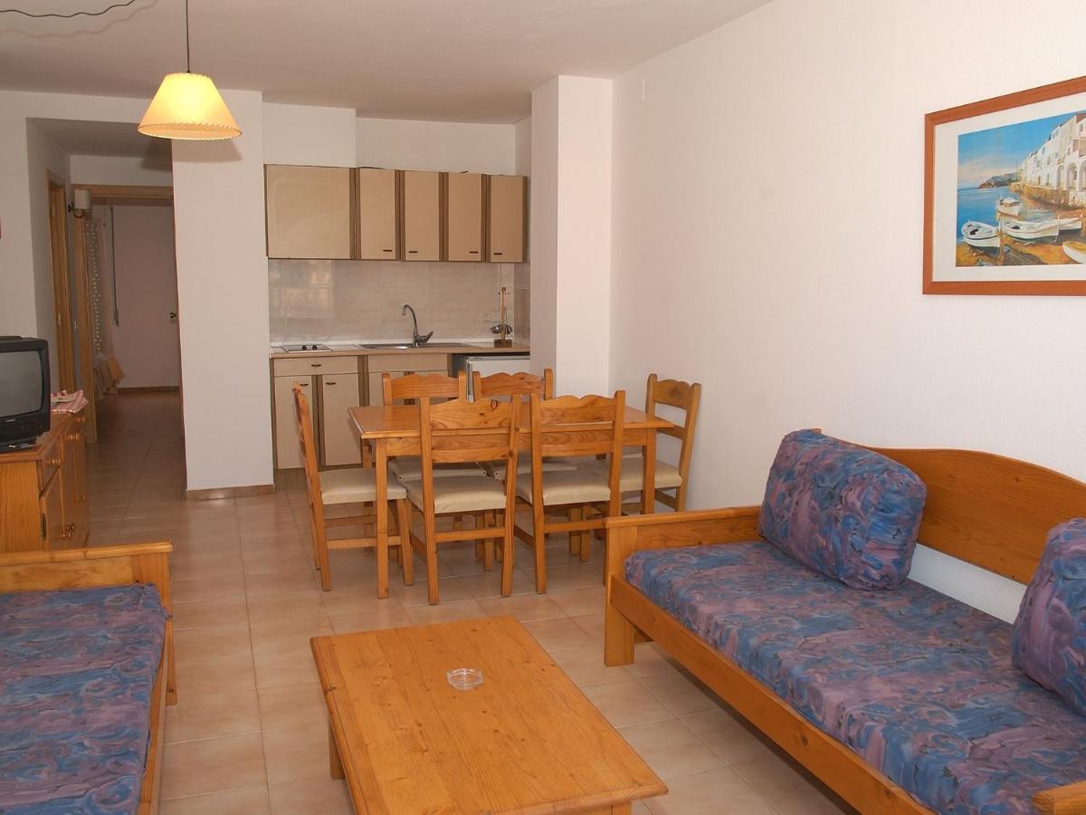 Holiday apartment in a complex near the sea, Эмпуриабрава ...