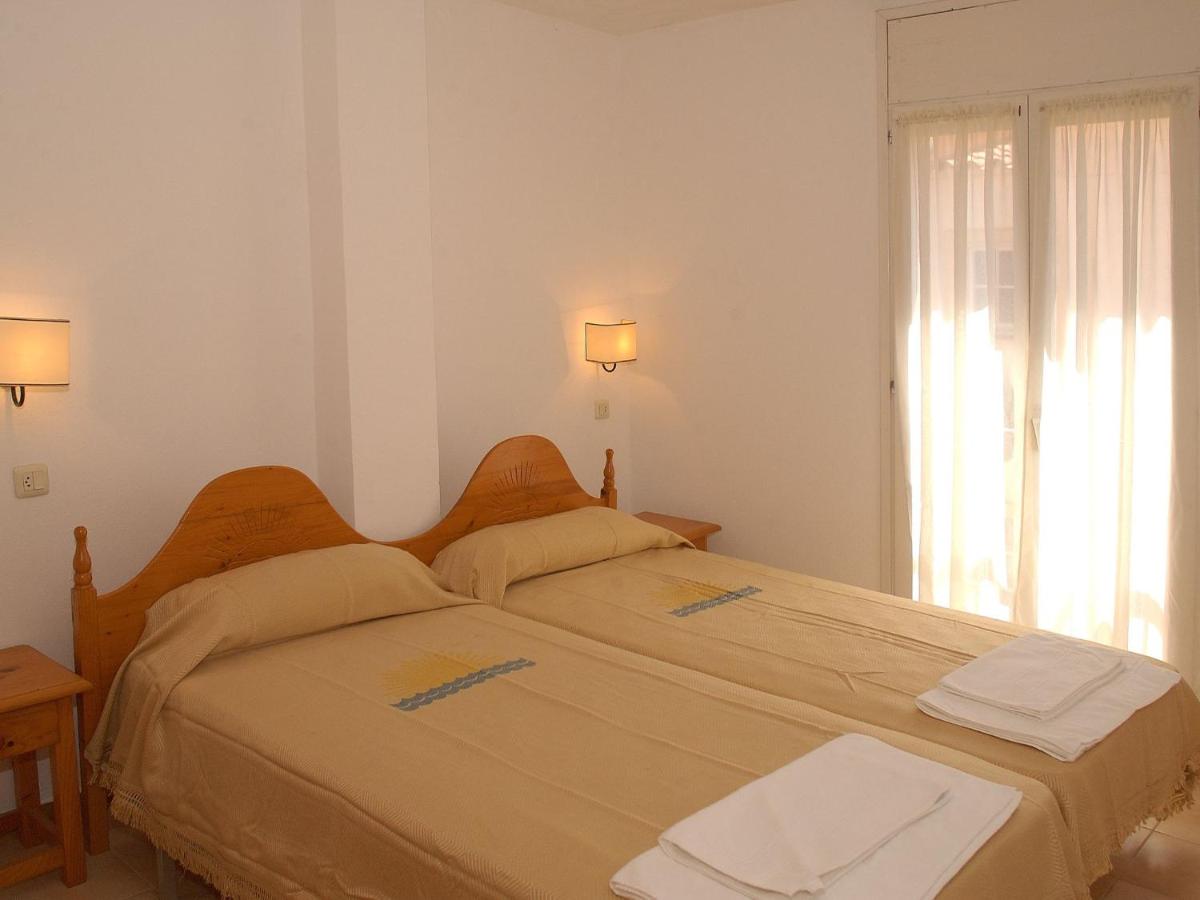 Cozy Apartment in Empuriabrava with Swimming Pool ...